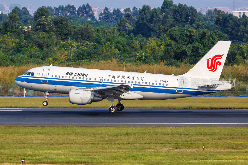 中国国际航空公司的空客A319飞机在中国成都机场