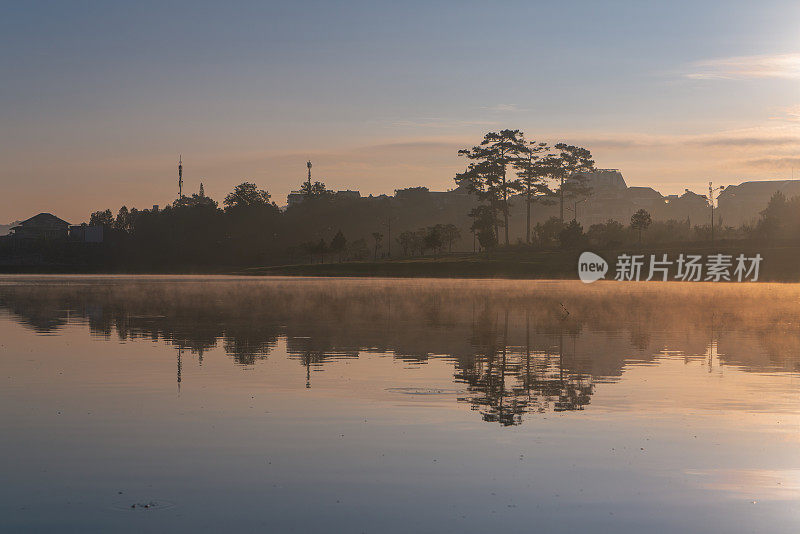 清晨的宣香湖