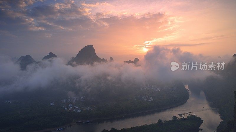 漓江与山岗日出