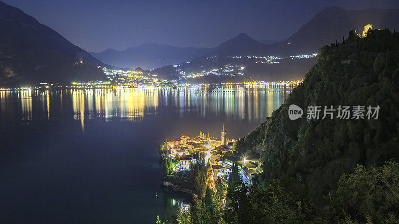 意大利科莫湖瓦雷纳的夜景