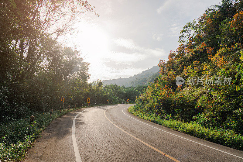 考山国家公园风景优美，景色宁静