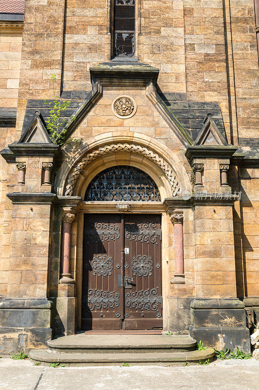 位于德累斯顿的加尼松教堂(Garnisonkirche)看起来像一座中世纪童话般的城堡