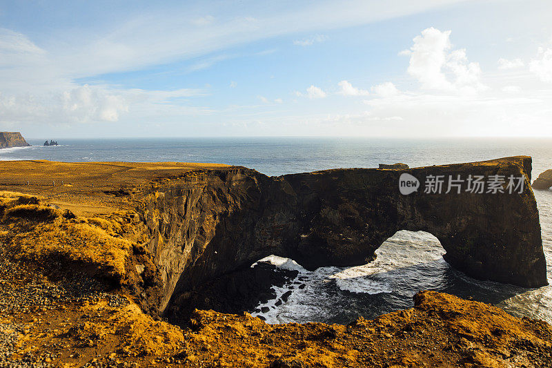 地点:欧洲，冰岛海岸，迪霍莱角