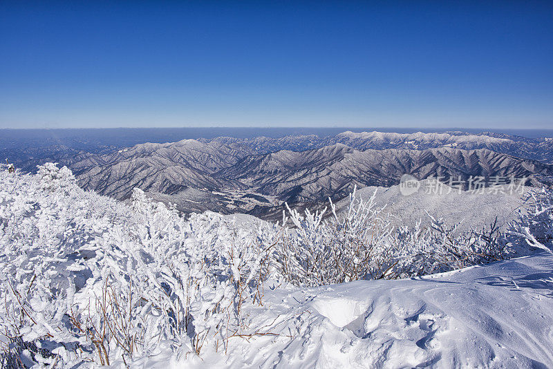 冬天的山峰