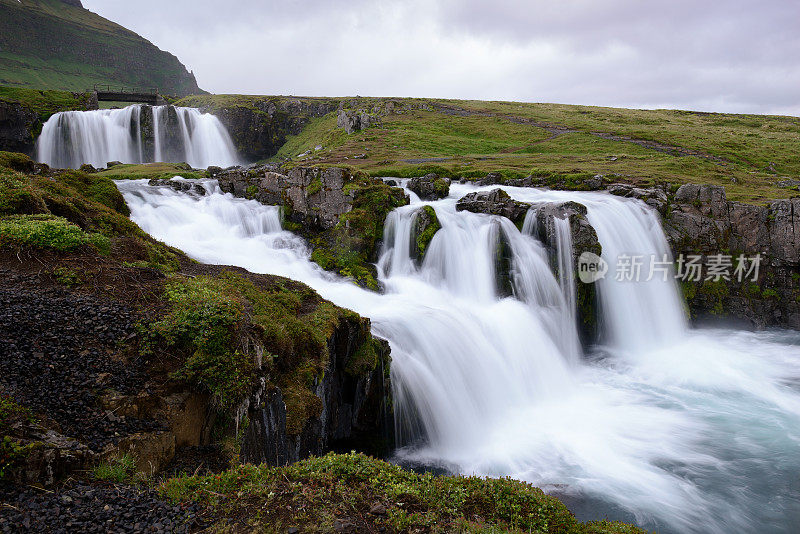 在冰岛Kirkjufellsfoss