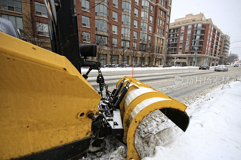 道路上的扫雪车