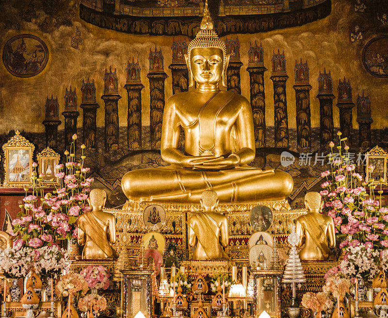 泰国曼谷大钟寺的佛像