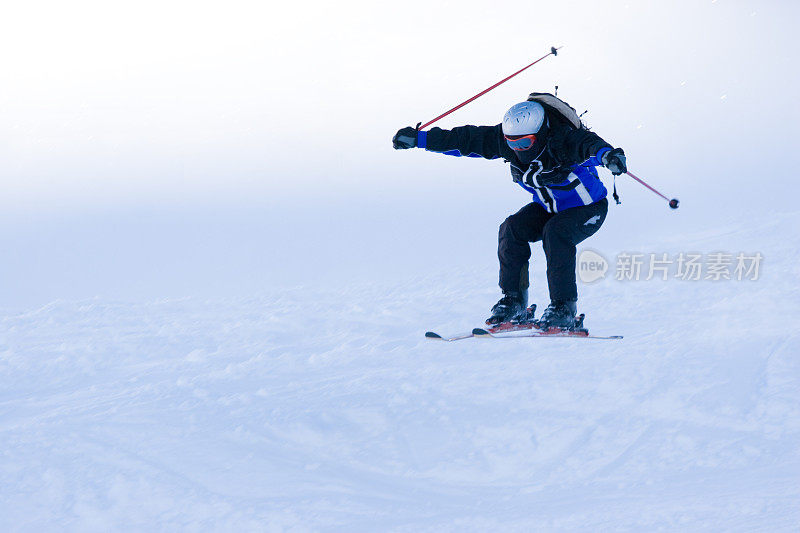 滑雪跳跃