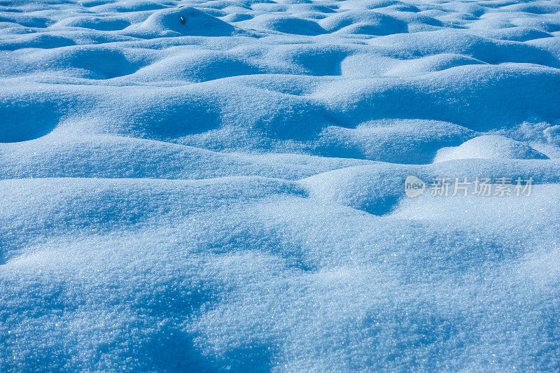 雪在地面