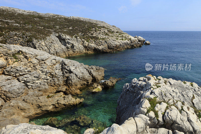 桑坦德附近圣母岛的海景