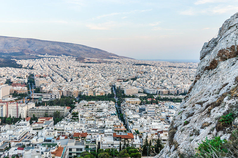来自利卡贝图斯山的希腊雅典城市景观