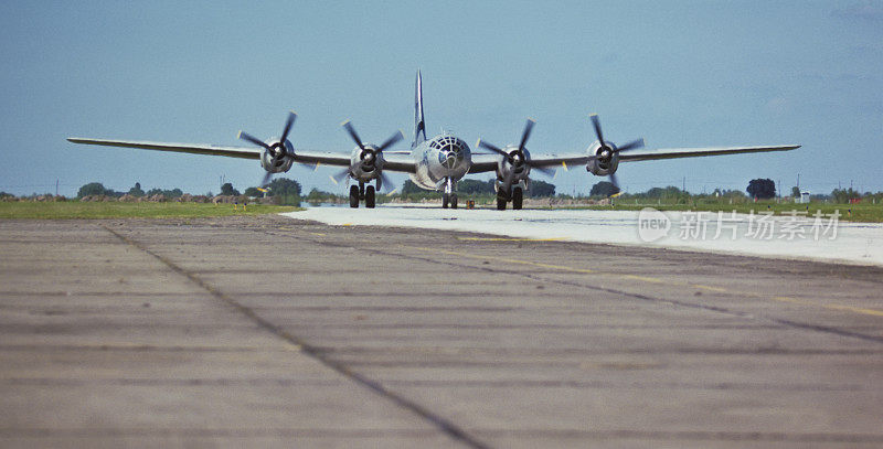 B-29准备起飞