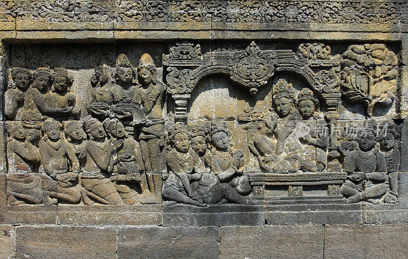 悉达多乔达摩旅行浮雕描绘在婆罗浮屠寺