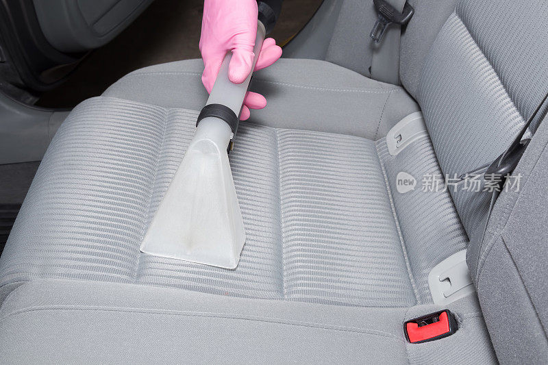 汽车内饰纺织座椅化学清洗采用专业提取方法。早春大扫除或定期大扫除。
