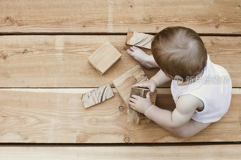 幼童玩的木材材料