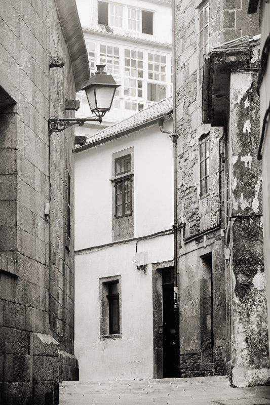 老城圣地亚哥德孔波斯特拉狭窄的街道
