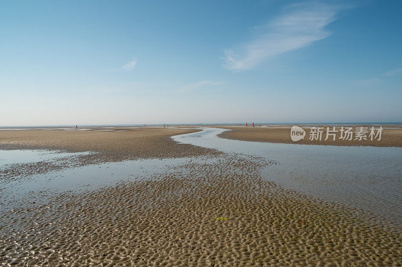 在西威特林的海滩上