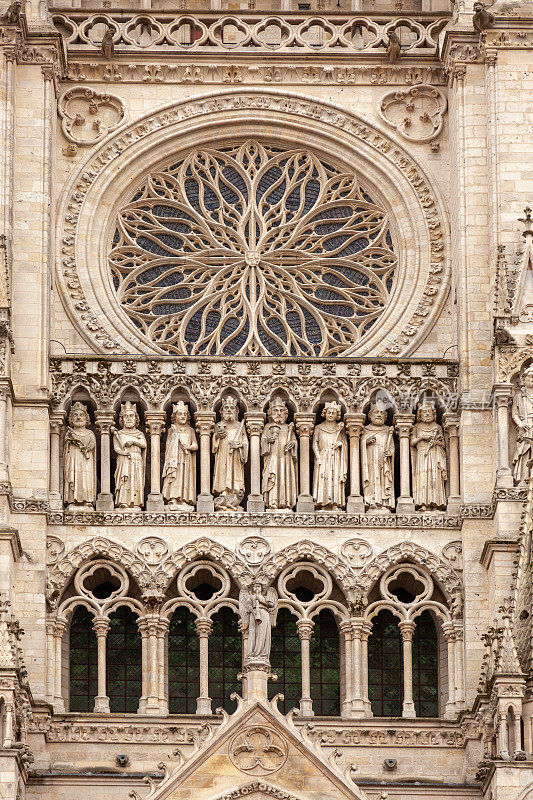亚眠大教堂玫瑰窗-一个中世纪哥特式的法国天主教长方形会堂