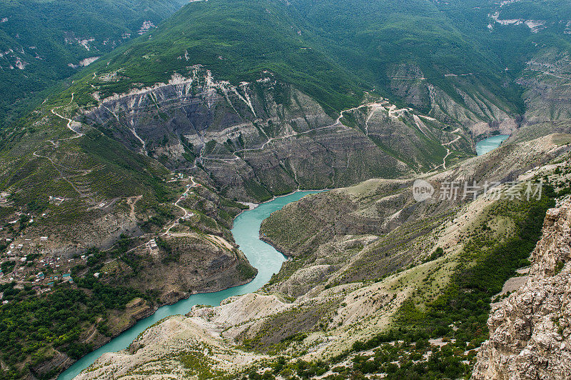 位于高加索达吉斯坦共和国苏拉克蓝河峡谷中欧洲最深的峡谷