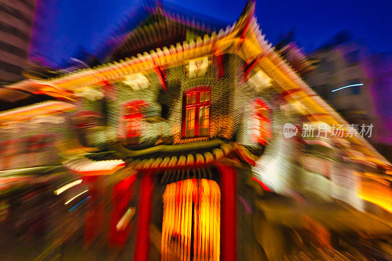 中国传统建筑的夜晚
