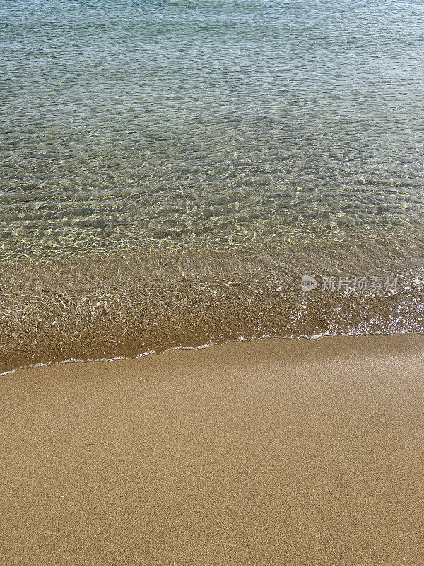 清晨的海浪