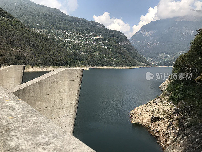 瑞士维尔扎斯卡-康特拉水坝