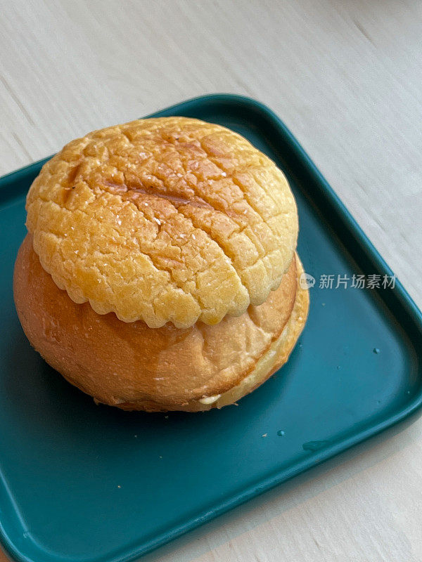 鲜烤香港马球圆面包配方盘