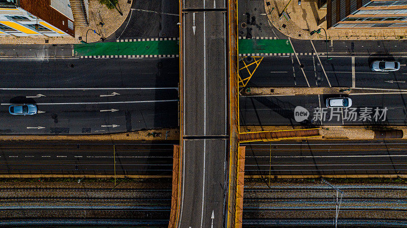 航拍里斯本一条经过立交桥的道路