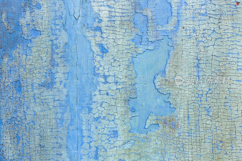 蓝色的木墙。