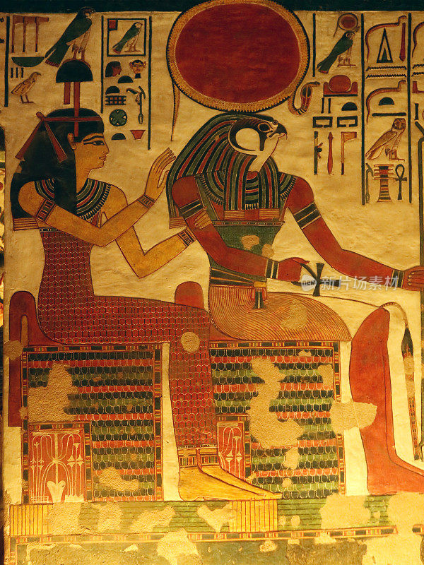 在埃及卢克索与拉王一起登基的Nefertari墓中美丽的设计