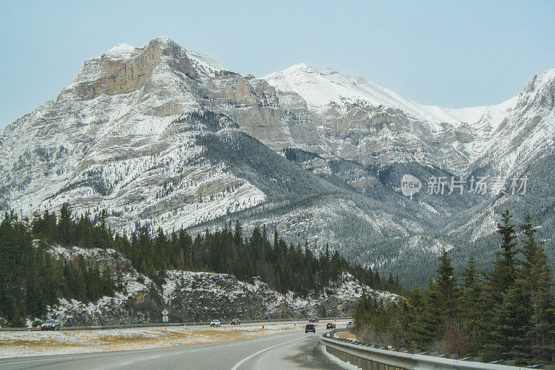 高速公路山