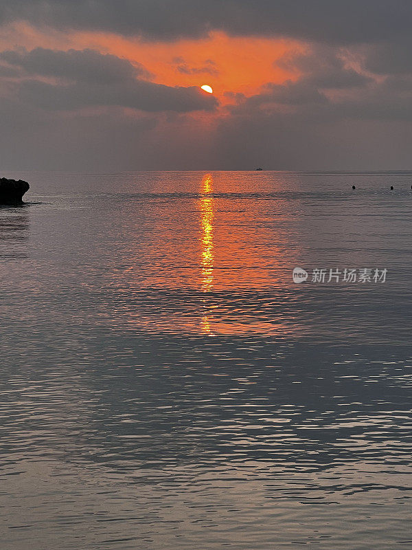 海上日落