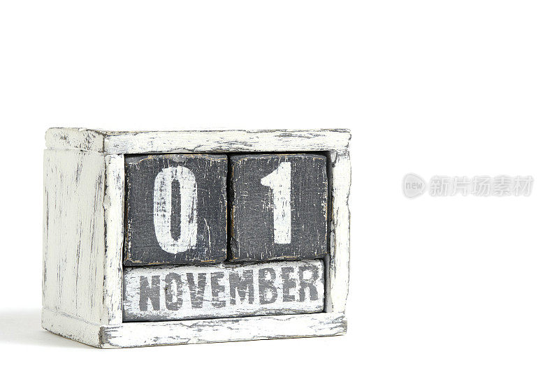 11月1日，木制日历，白色背景。