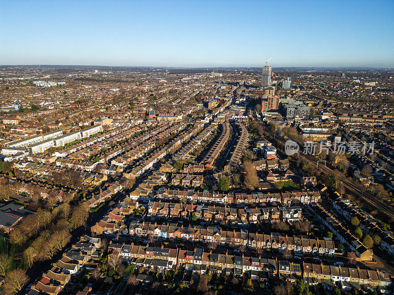 英国东伦敦沃尔瑟姆斯托住宅区街道鸟瞰图