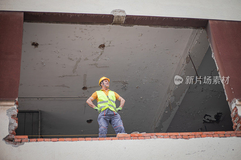 建筑工地的建筑工人，泥瓦匠