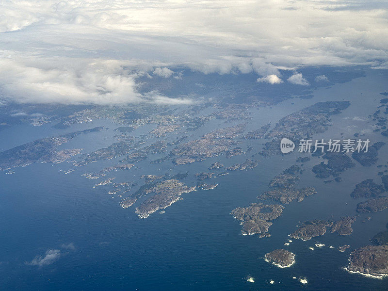 挪威西海岸斯塔万格和卑尔根之间的海岸峡湾鸟瞰图