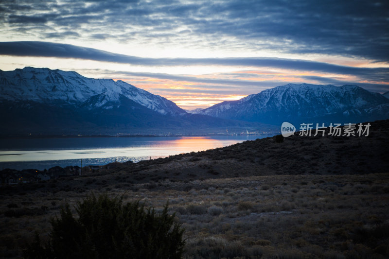 犹他州湖上的日出