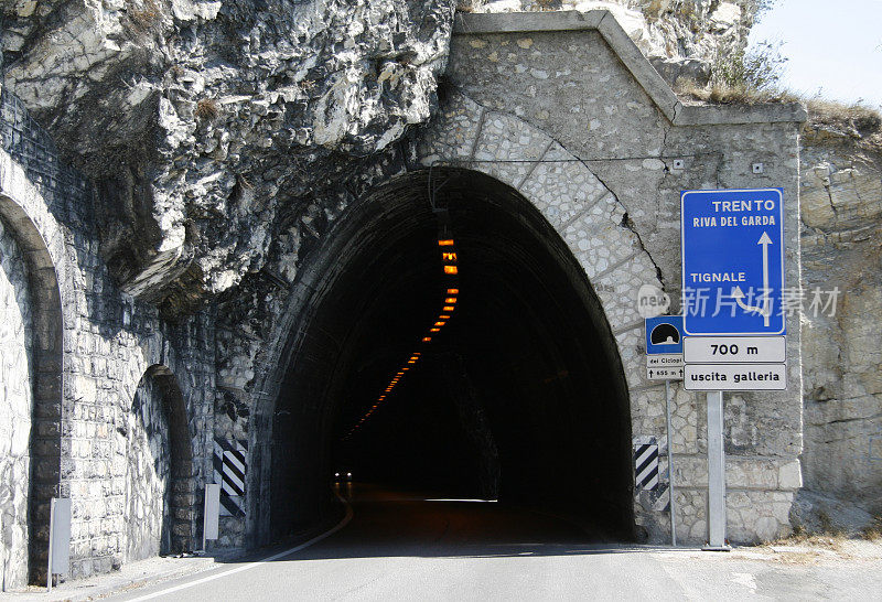 隧道入口,意大利