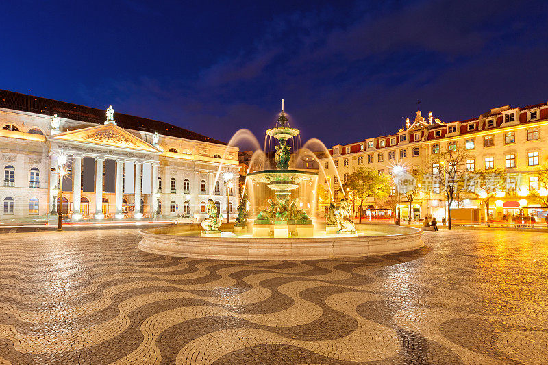 葡萄牙里斯本市中心罗西奥广场的喷泉