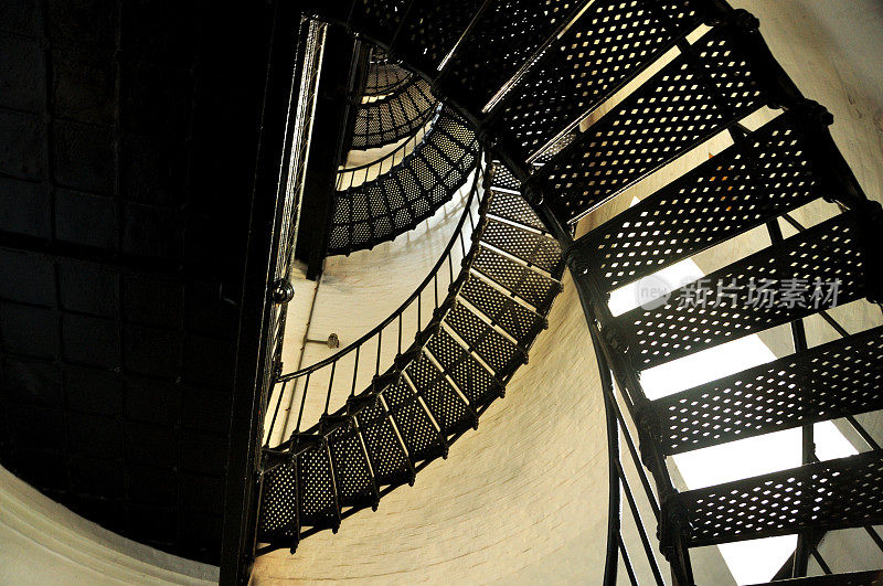 博帝岛灯塔内的黑铁螺旋楼梯