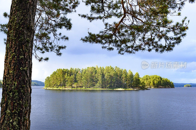 夏日瑞典湖景