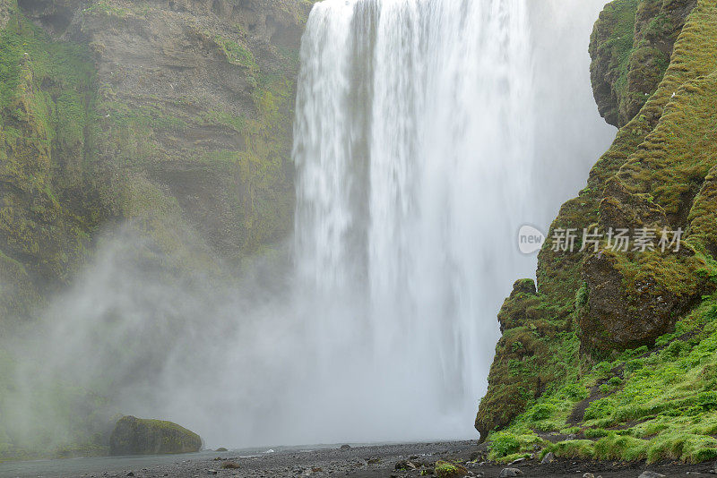 在冰岛Skogafoss