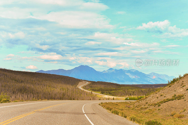 阿拉斯加加拿大高速公路和克卢恩山脉