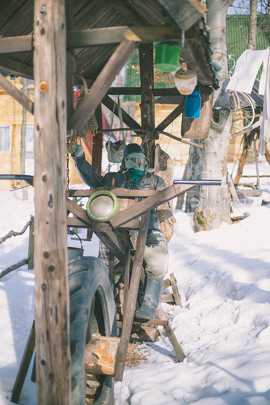 雪地里的旧自行车