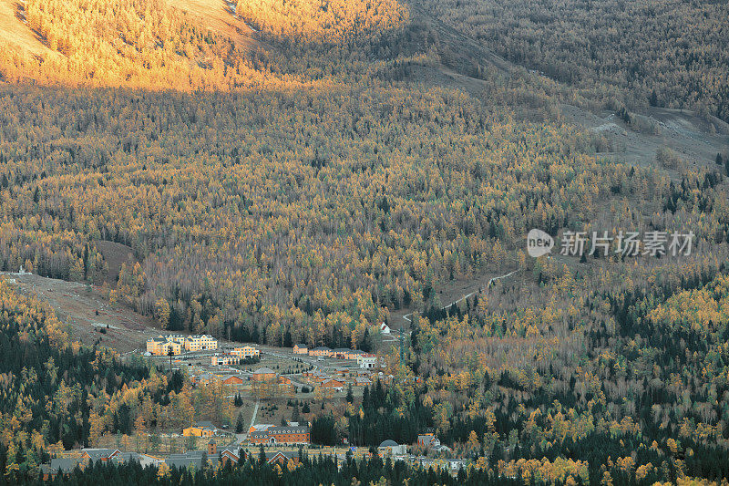 中国新疆喀纳斯山景城