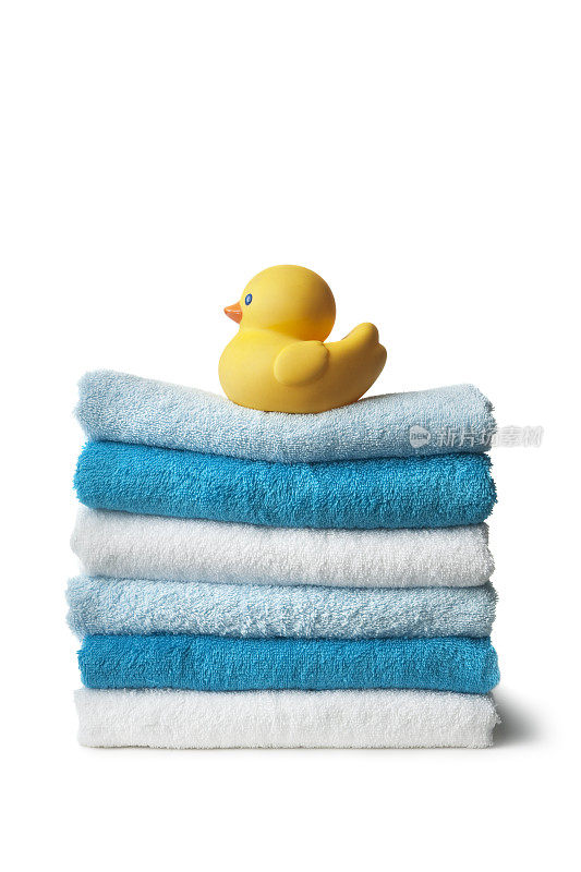 沐浴:毛巾和橡皮鸭隔离在白色背景