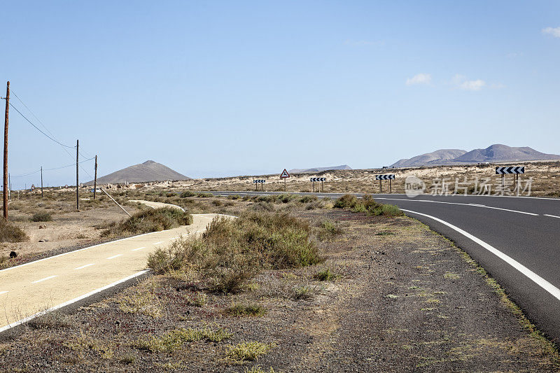 火山景观与道路和自行车道