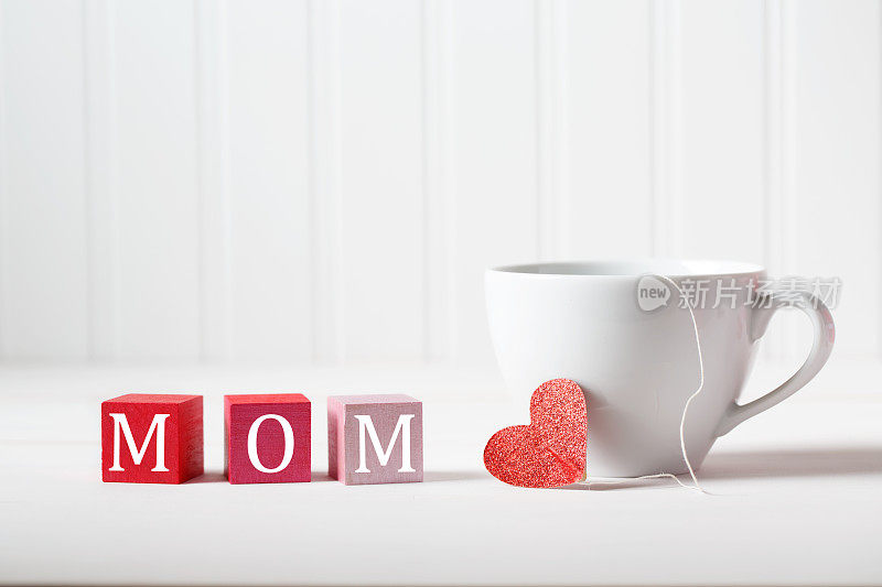 母亲节的信息与咖啡杯