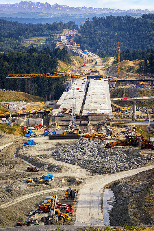 波兰新建S7高速公路高架桥的建设