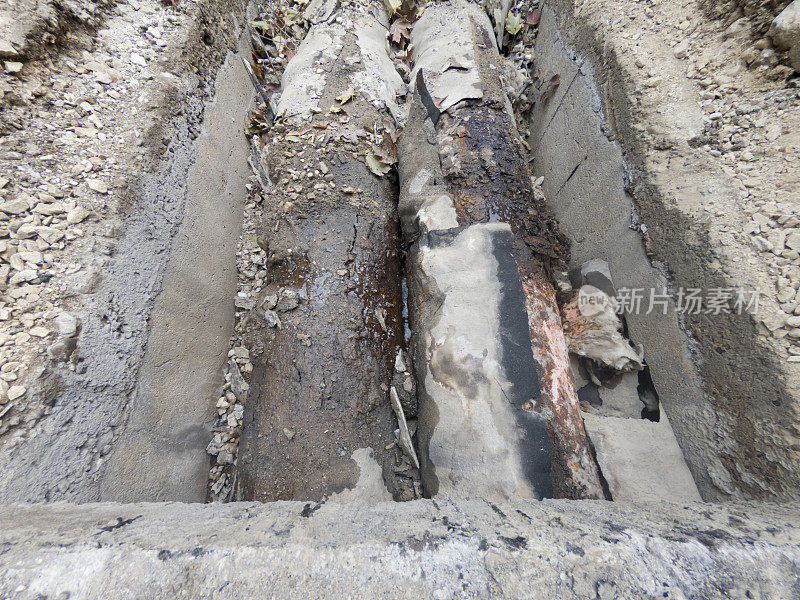 混凝土沟渠集中供热管道泄漏破坏